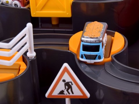 Mechaniczny tor dla autek oraz pojazdy budowlane