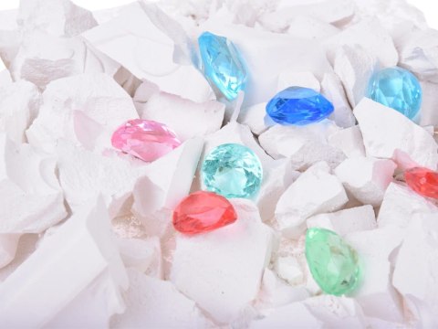 Mały archeolog wykopaliska kopalnia diamentów kamieni szlachetnych
