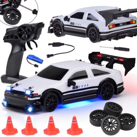 Zdalnie sterowany samochód sportowy 4x4 z funkcją driftu 1:24 RC0796