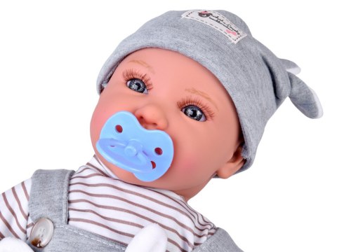 Lalka BOBAS interaktywna 46cm - w niebieskich spodenkach + akcesoria ZA5835